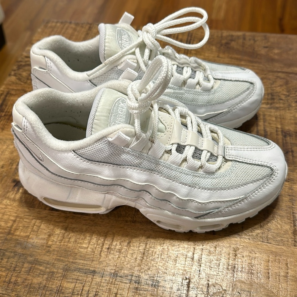 Nike Airmax kids size 4